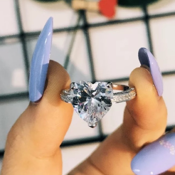 NWOT Silver White Sapphire Heart Ring